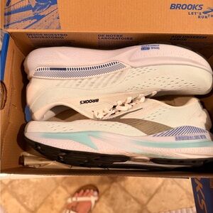 Brooks Adrenaline GTS 24 White and Blue Running Shoes